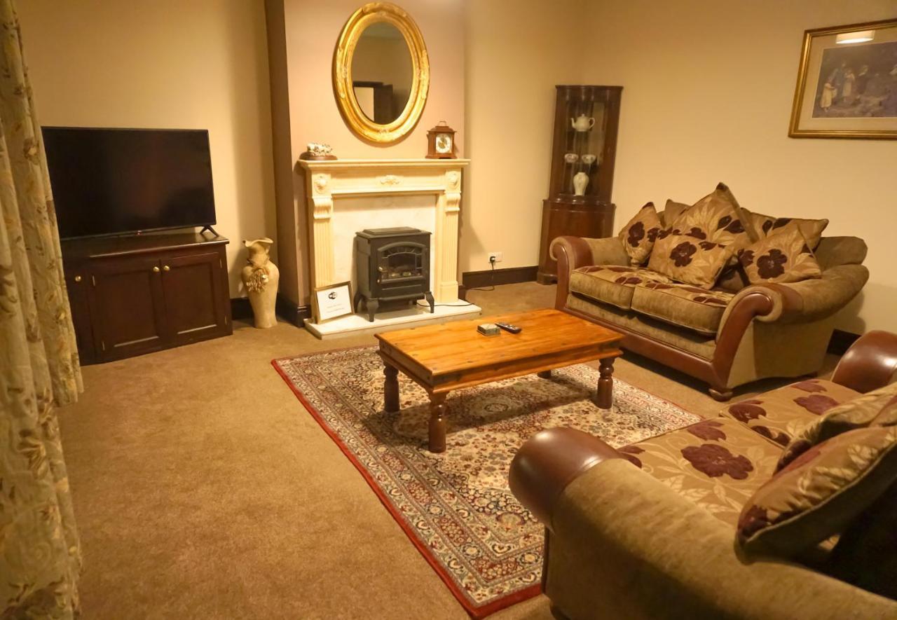 Manor House Hotel, Hotel 3*